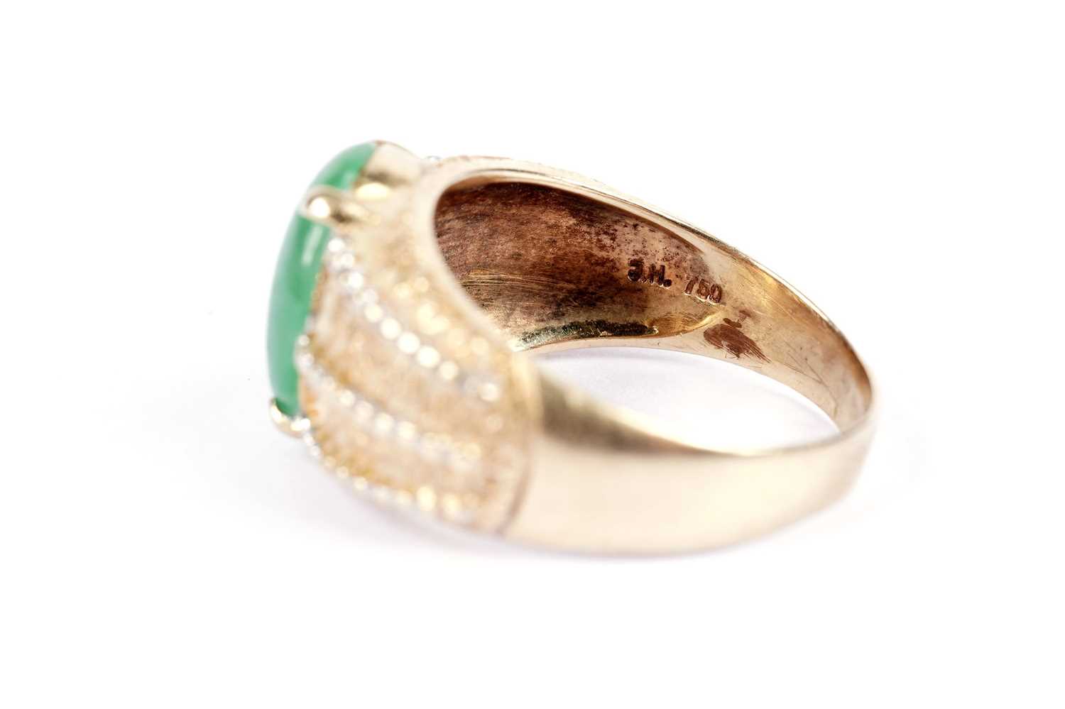 An aventurine quartz and yellow gold dress ring - Image 3 of 4