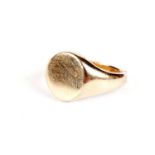 An 18ct yellow gold signet ring