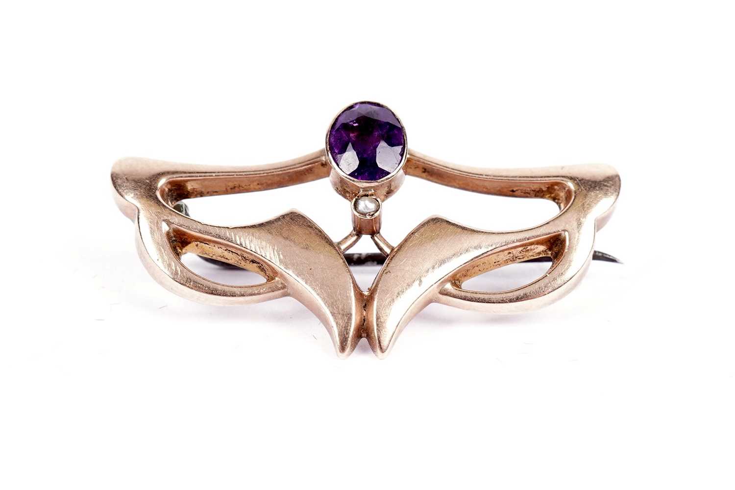 A Secessionist movement amethyst and seed pearl "bat-wing" brooch - Image 2 of 4