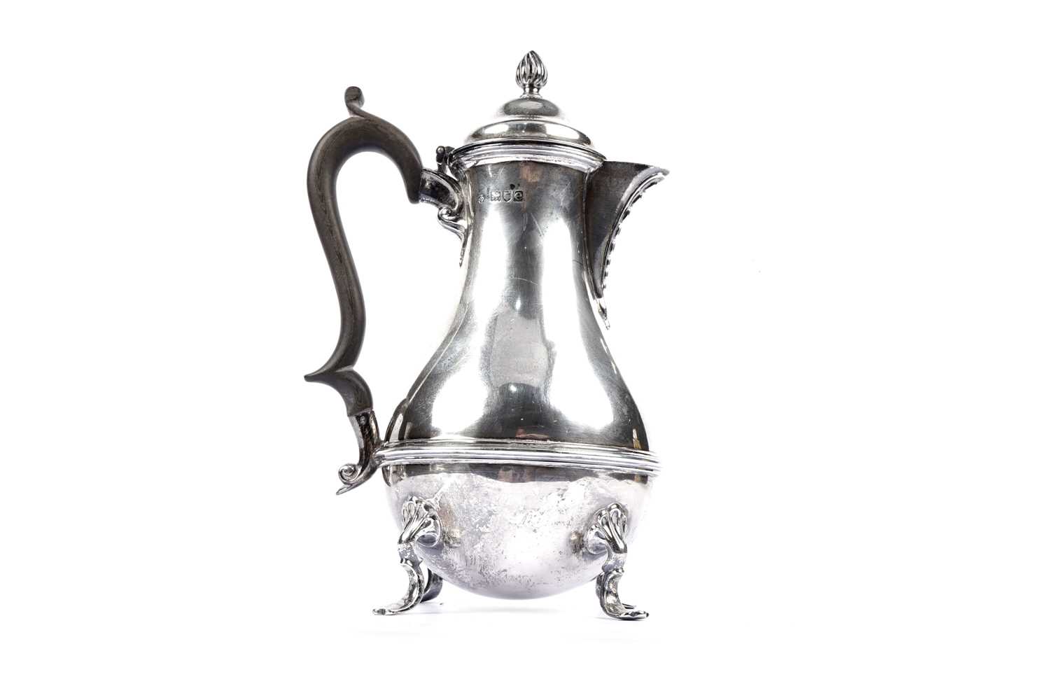 A late Victorian silver coffee pot - Image 4 of 4