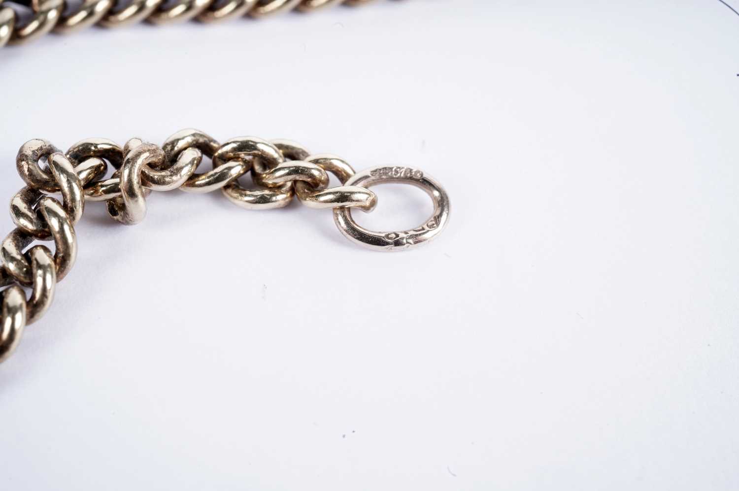 A 9ct yellow gold curb link chain necklace - Image 3 of 3