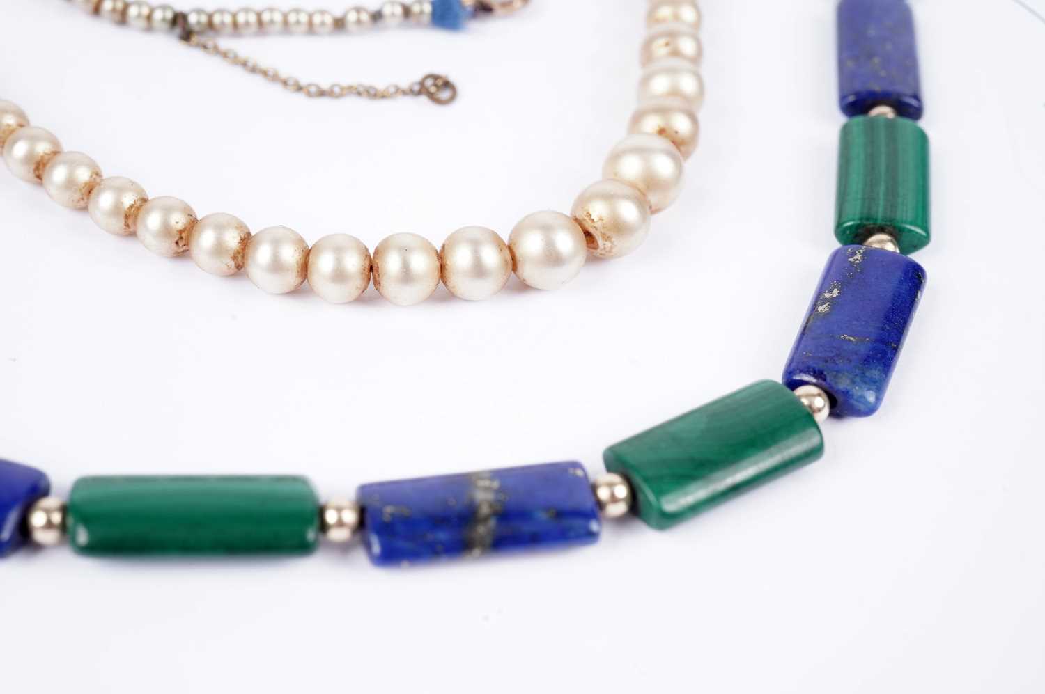 A lapis lazuli and malachite necklace; and another - Image 6 of 7