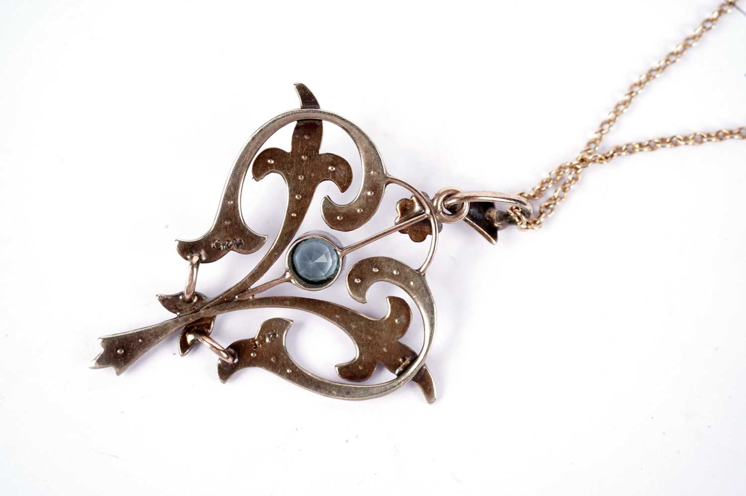 An Edwardian blue stone and seed pearl drop pendant - Image 3 of 3