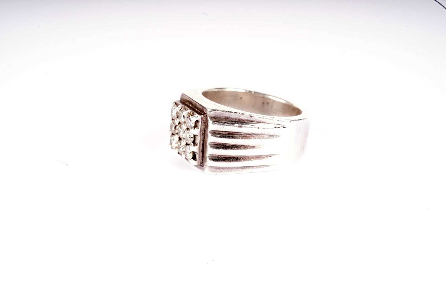 A nine-stone diamond ring - Image 2 of 5