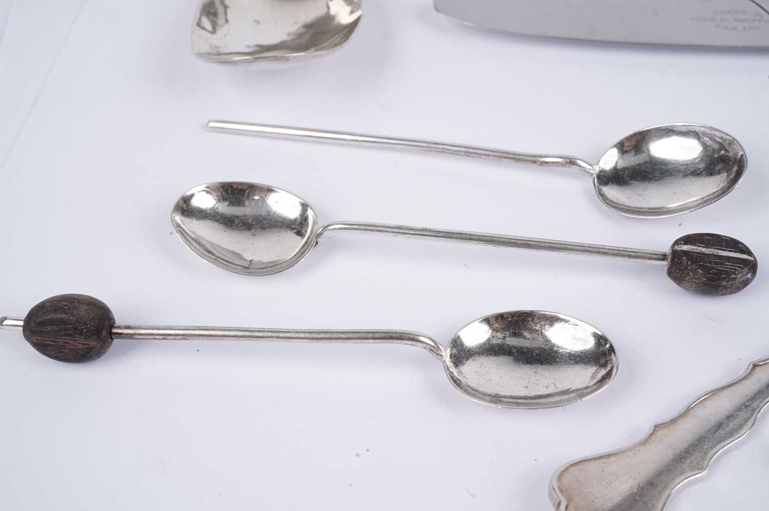 A selection of silver condiments, cutlery and collectibles - Image 5 of 6