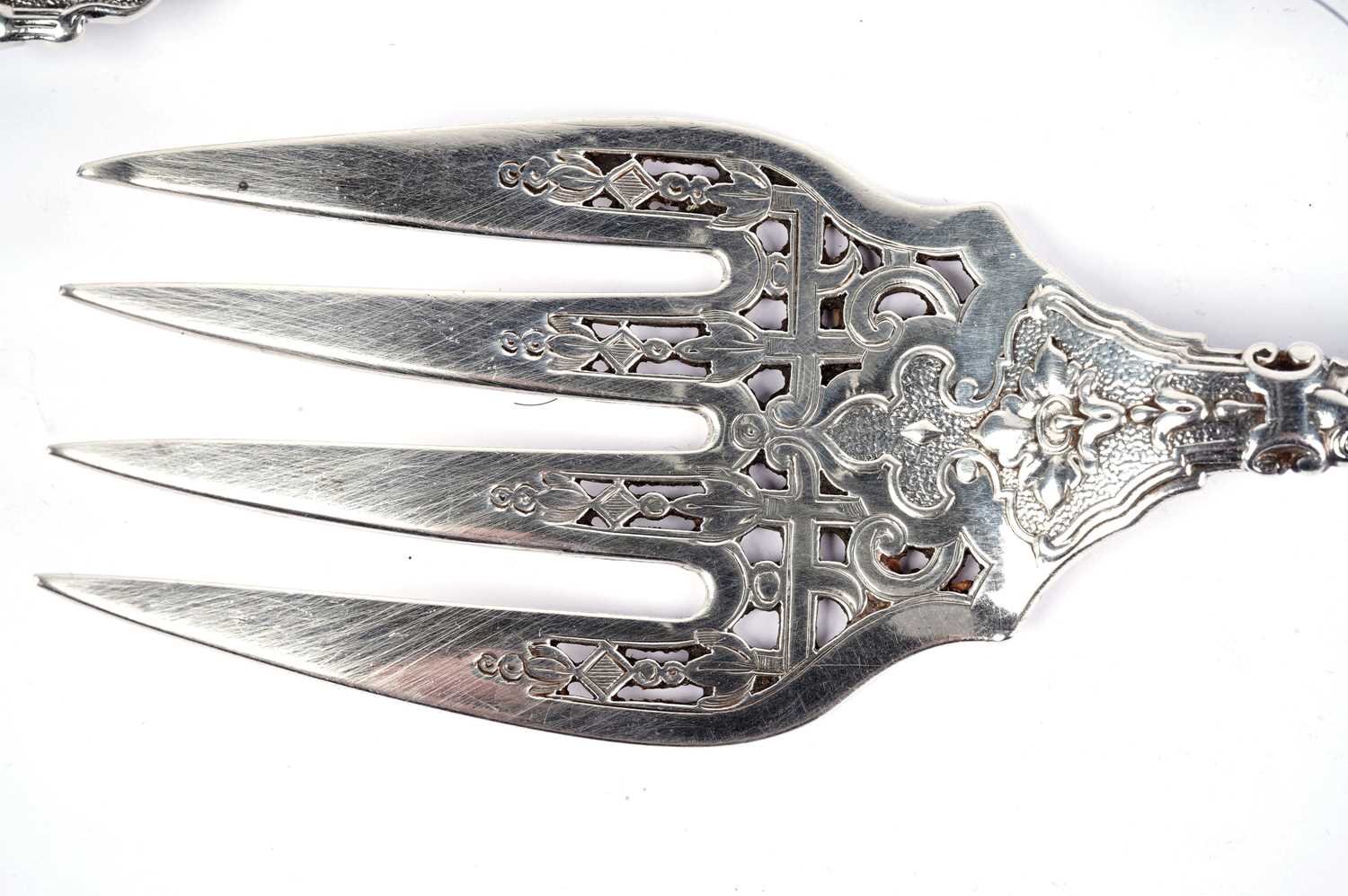 A Victorian silver fish slice and fork - Image 2 of 5