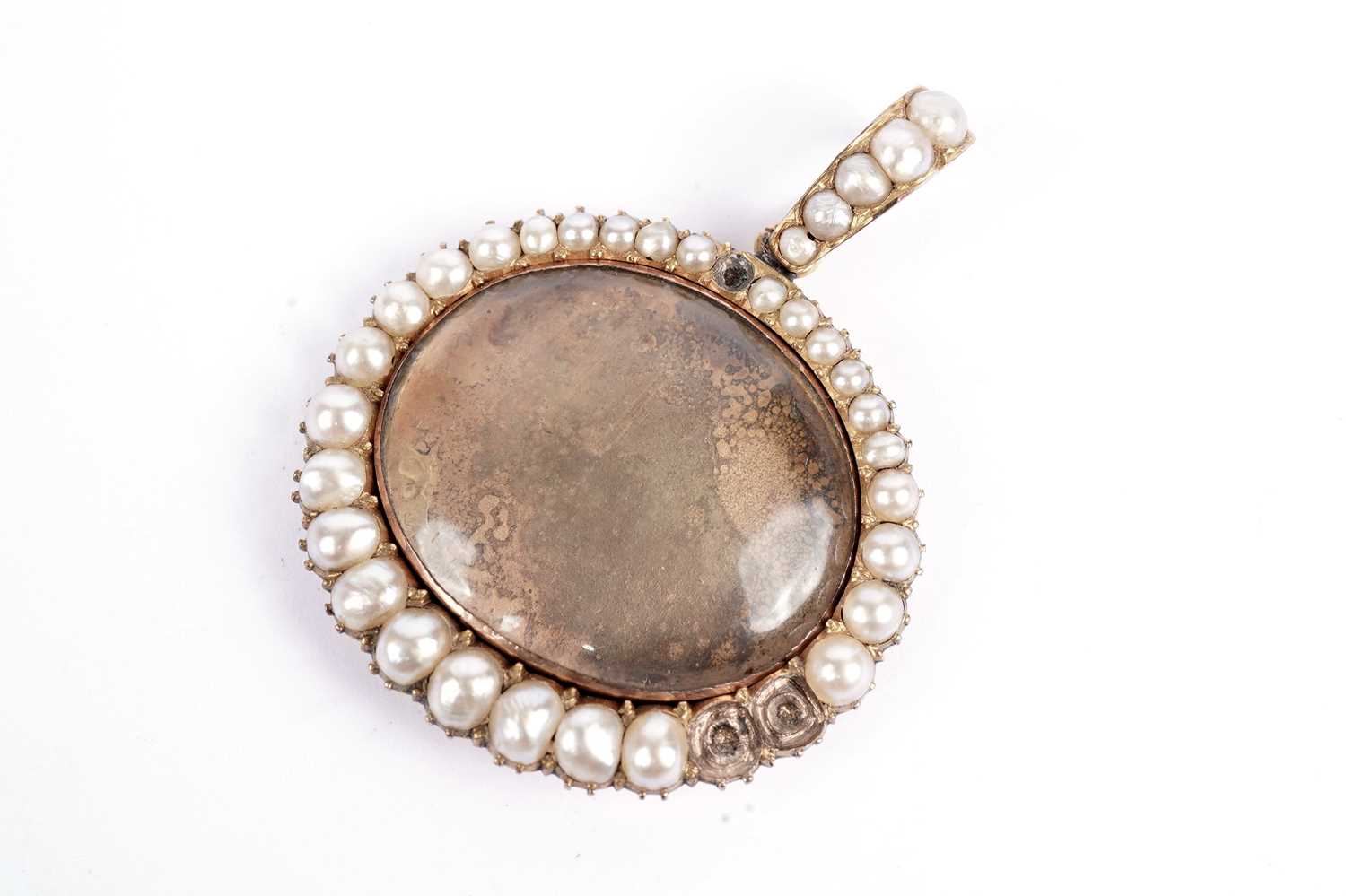 A Victorian turquoise and seed pearl crescent brooch; and a locket - Image 5 of 6