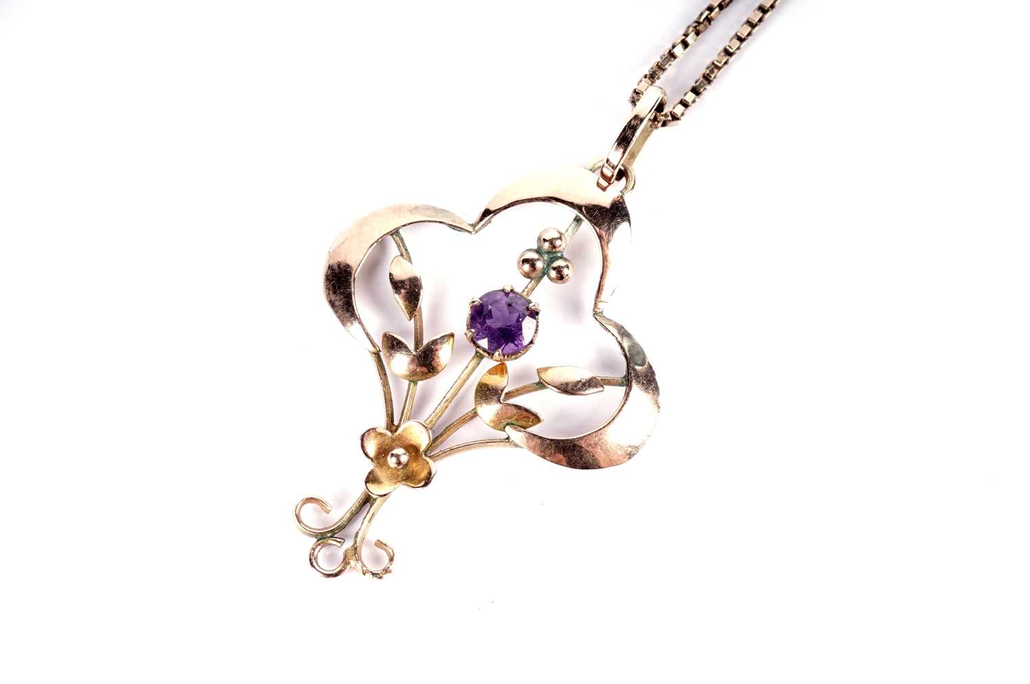 An Edwardian amethyst openwork pendant necklace - Image 2 of 3