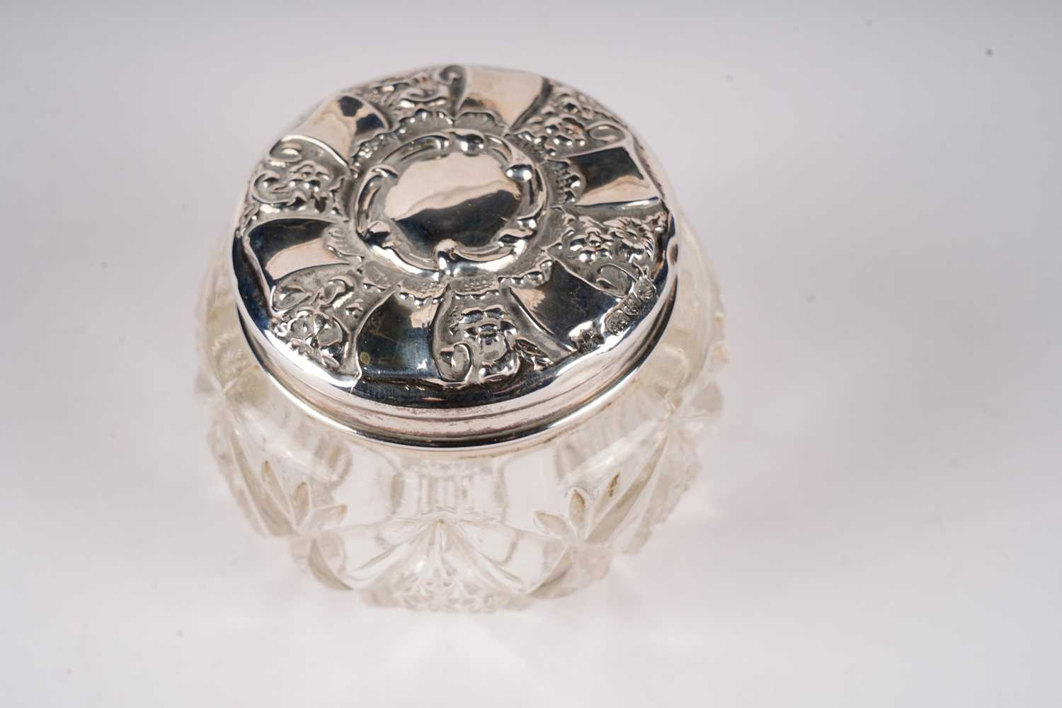 A George V silver topped cut glass jar; and a silver napkin ring - Image 3 of 8