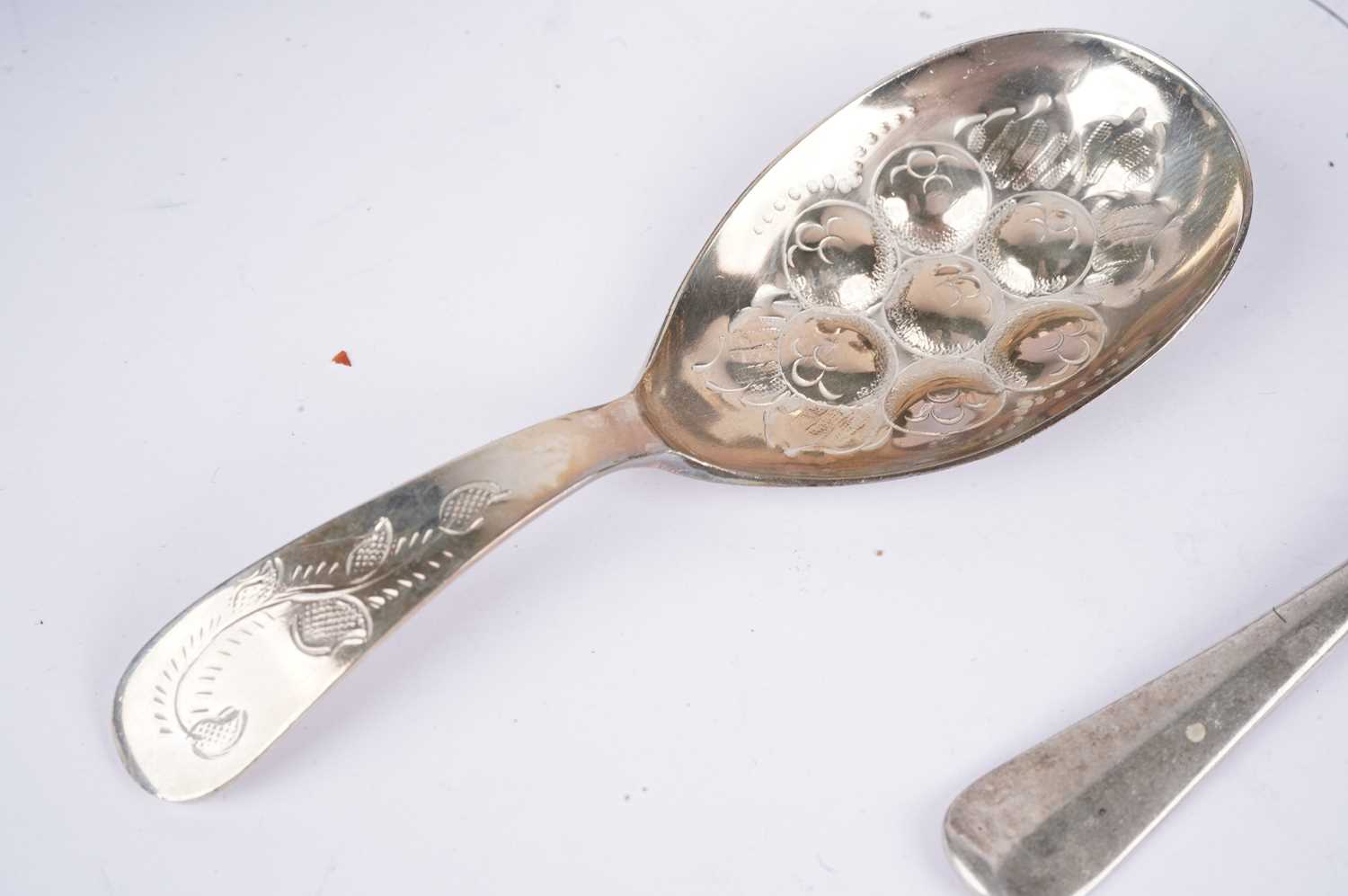 A selection of Elizabeth II silver including a cased pair of napkin rings and Armada dish - Image 4 of 6