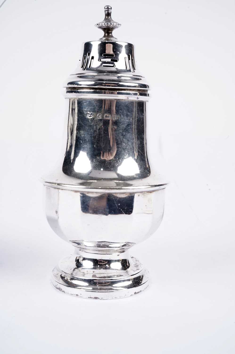 A George V silver sugar caster; and an Edwardian silver pepper shaker - Image 4 of 5