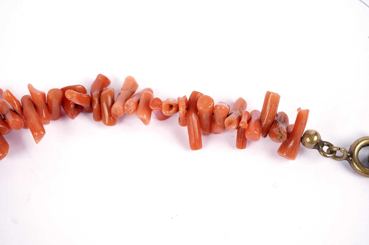 A coral bead necklace; and a branch coral necklace - Image 4 of 5