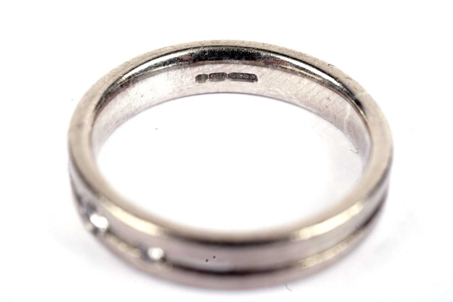 A diamond and 18ct white gold wedding band - Image 3 of 3