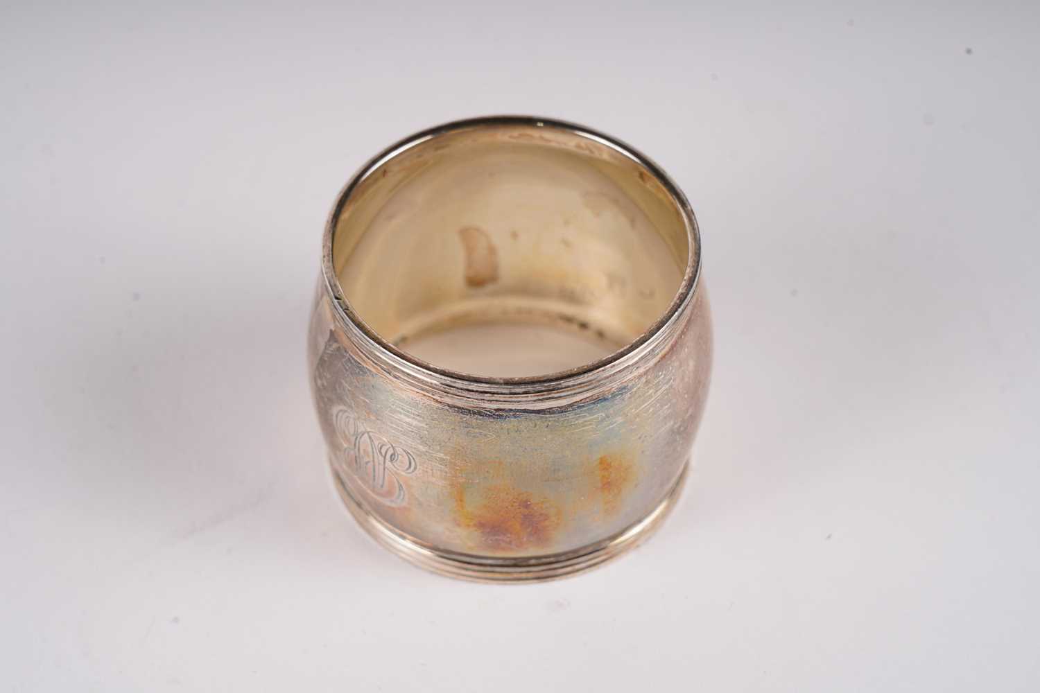 A George V silver topped cut glass jar; and a silver napkin ring - Image 2 of 8