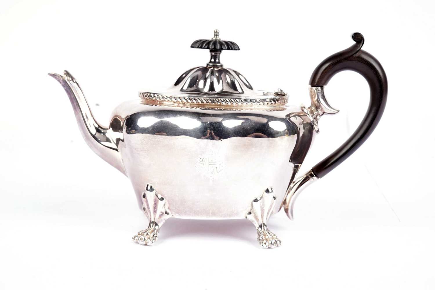 A George V silver teapot with WWI-era presentation inscription - Image 2 of 5