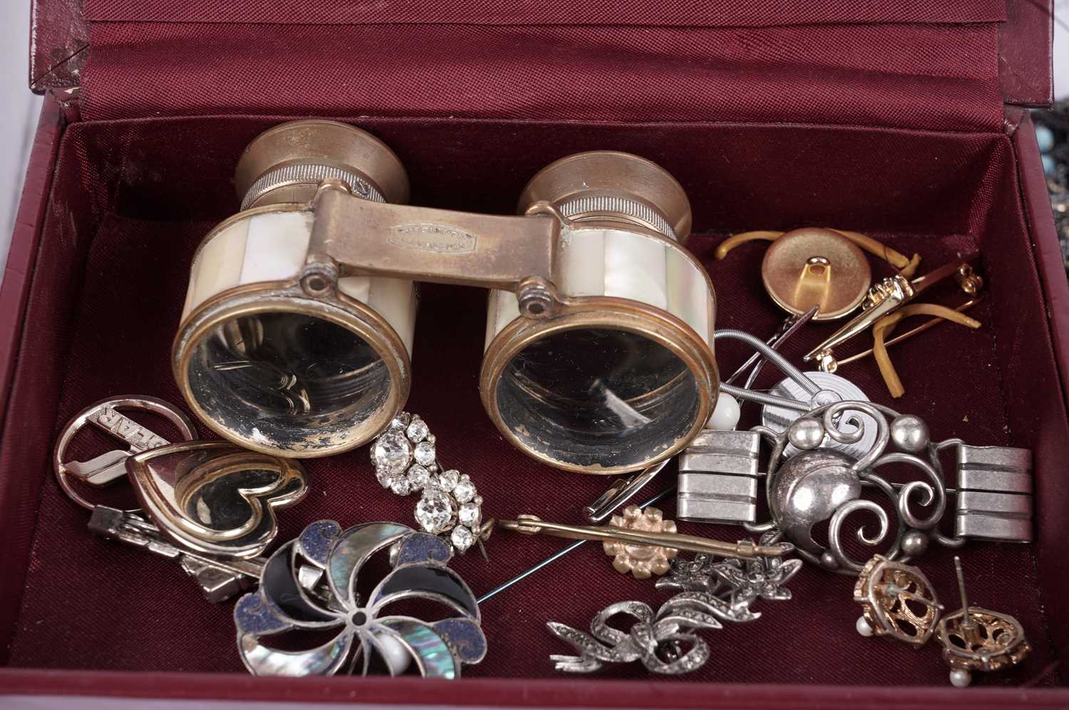 A collection of silver and costume jewellery - Image 4 of 10