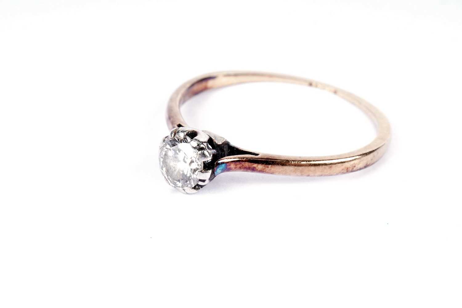 A single stone solitaire diamond ring