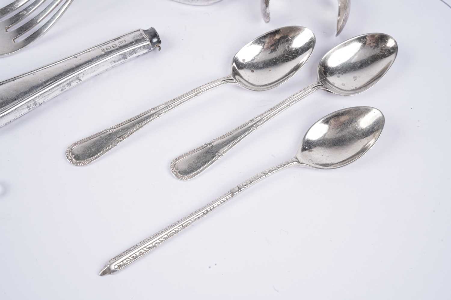 A selection of silver condiments, cutlery and collectibles - Image 6 of 6