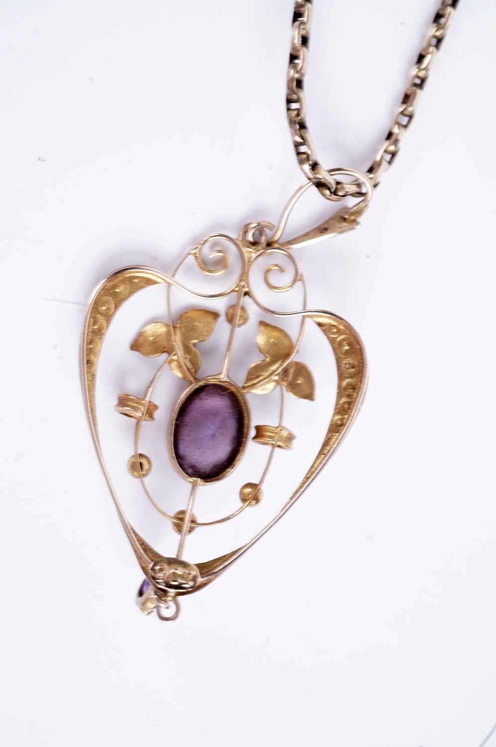 An Edwardian amethyst and seed pearl drop pendant - Image 4 of 4