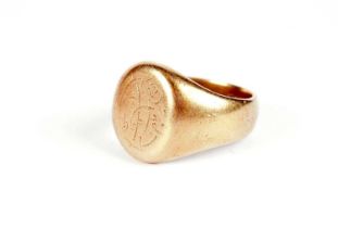 An 18ct yellow gold signet ring