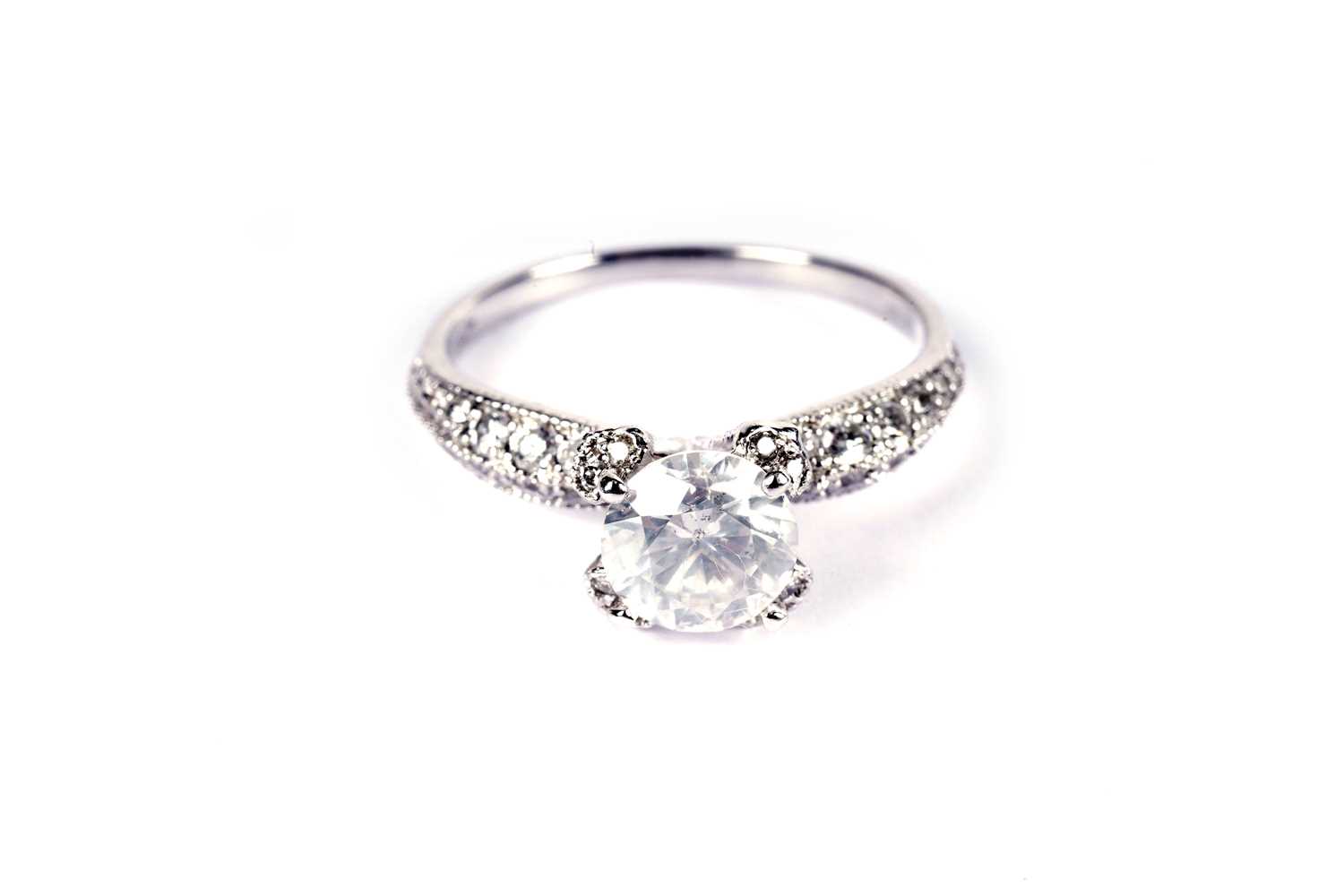 A solitaire diamond ring - Image 2 of 9