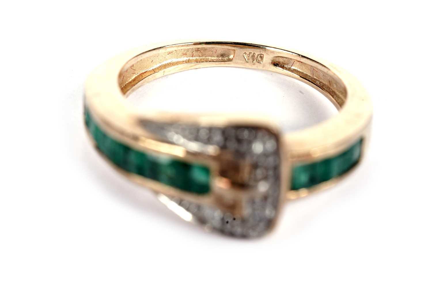 An emerald and diamond belt buckle motif ring - Bild 4 aus 4