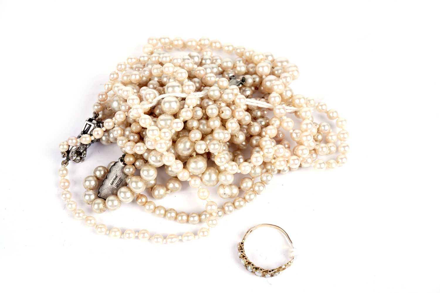 A Victorian pearl half hoop dress ring; and necklaces - Image 4 of 6