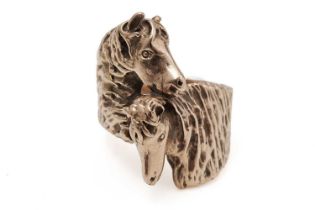 A 9ct gold horse and foal pattern ring