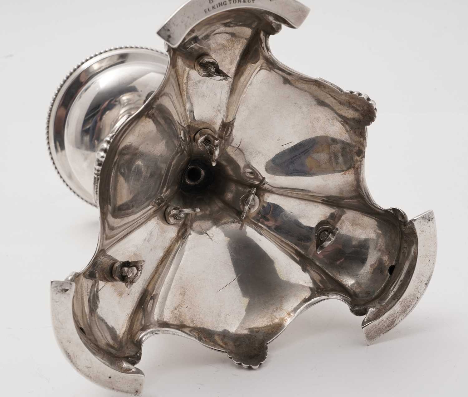 An Edwardian silver centrepiece - Image 6 of 6