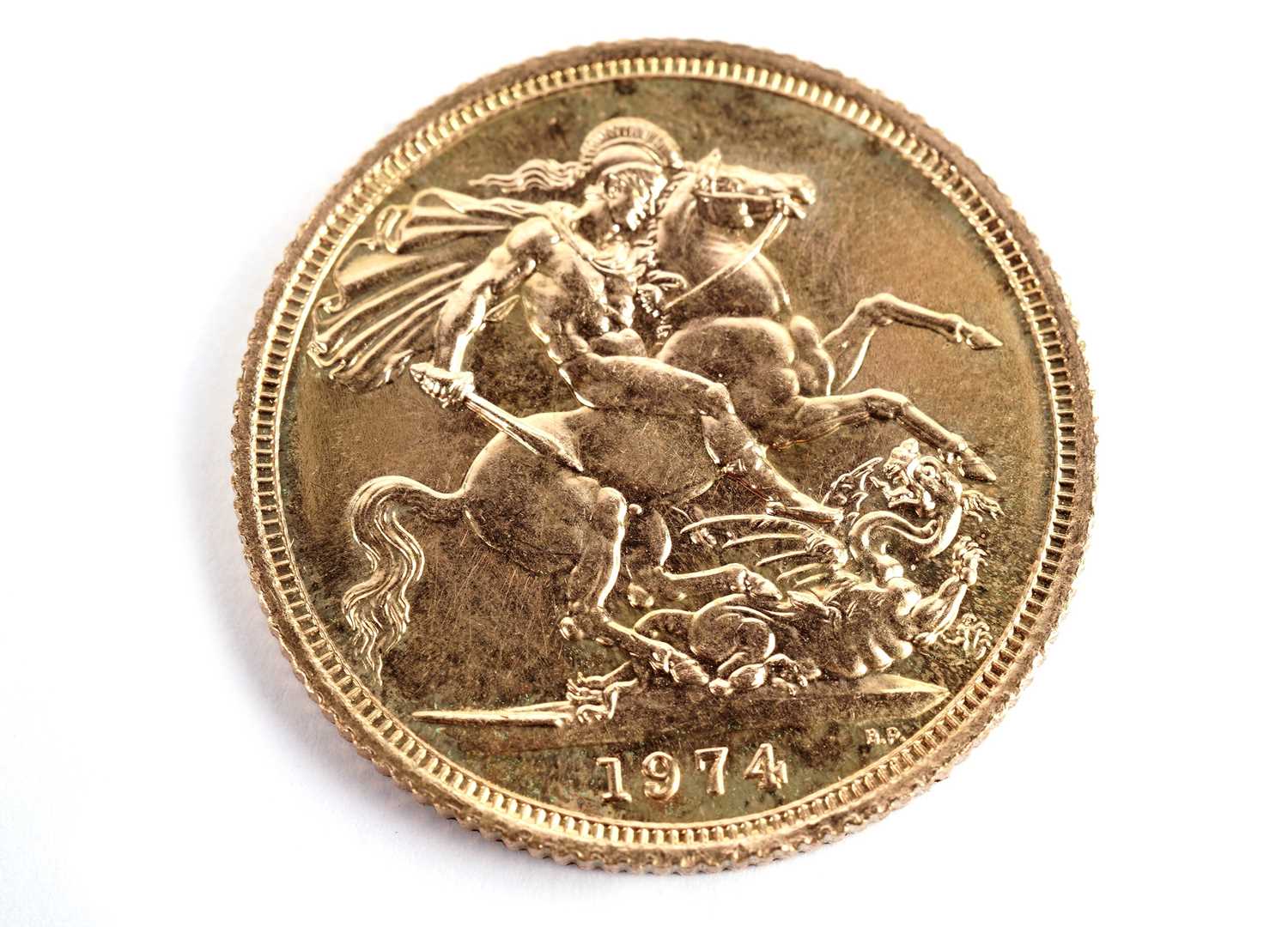 Two Queen Elizabeth II gold sovereigns 1974 - Image 4 of 5