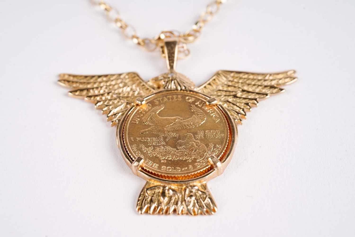 USA $5 dollar coin in pendant mount, on chain - Image 3 of 3