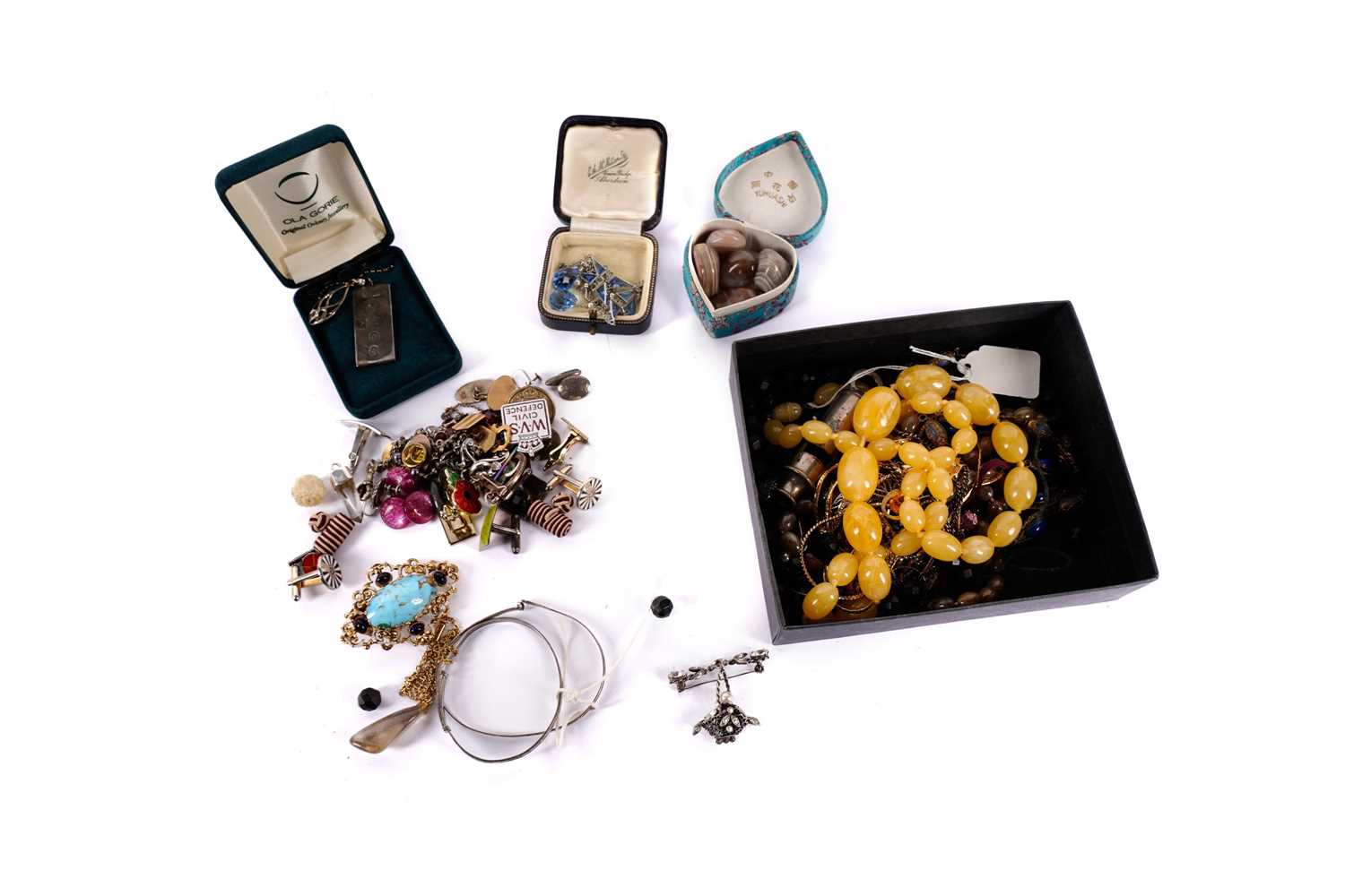 A selection of gold, silver and other jewellery