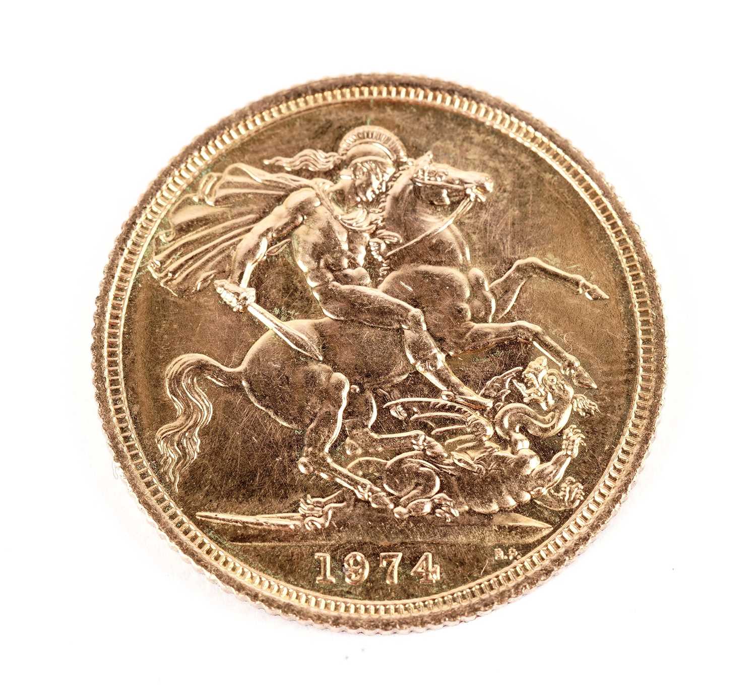 Two Queen Elizabeth II gold sovereigns 1974 - Image 2 of 5