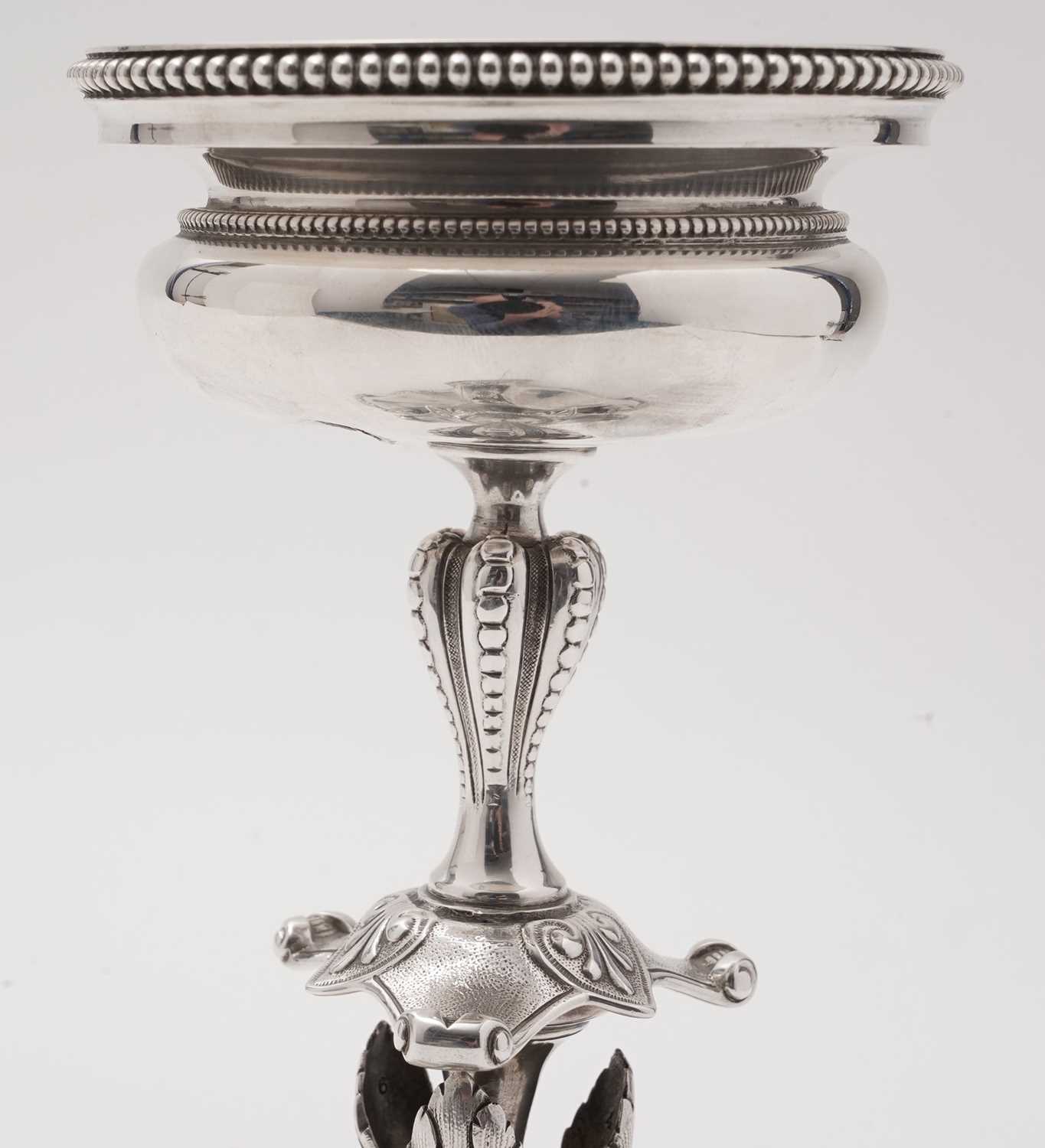 An Edwardian silver centrepiece - Image 3 of 6