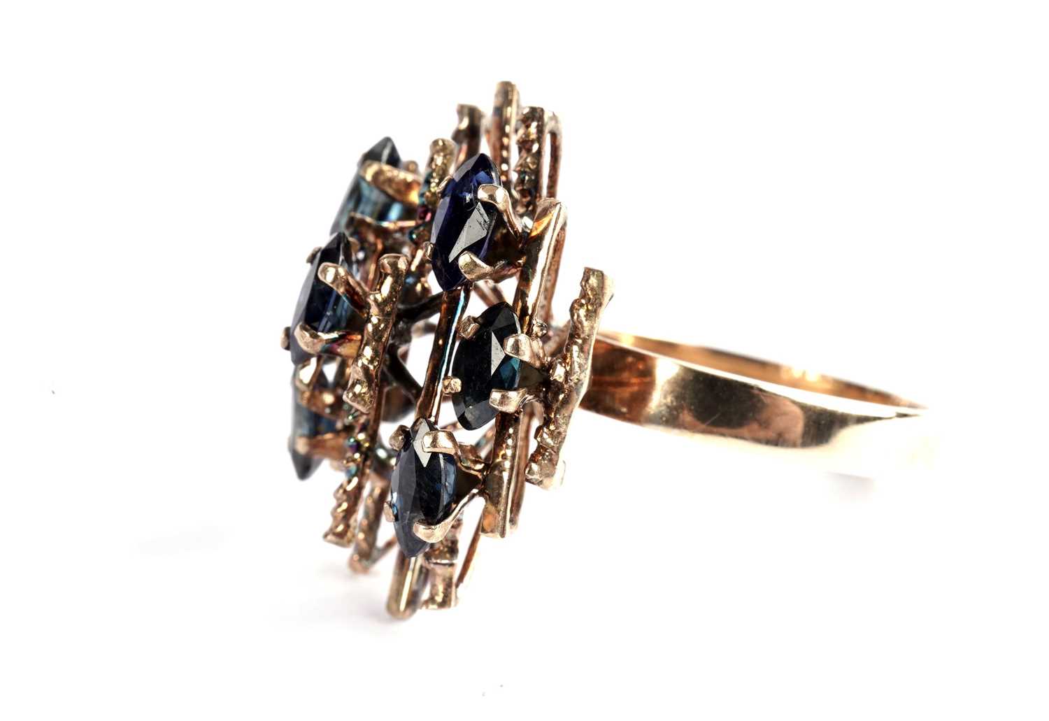 A sapphire cluster dress ring - Bild 2 aus 5