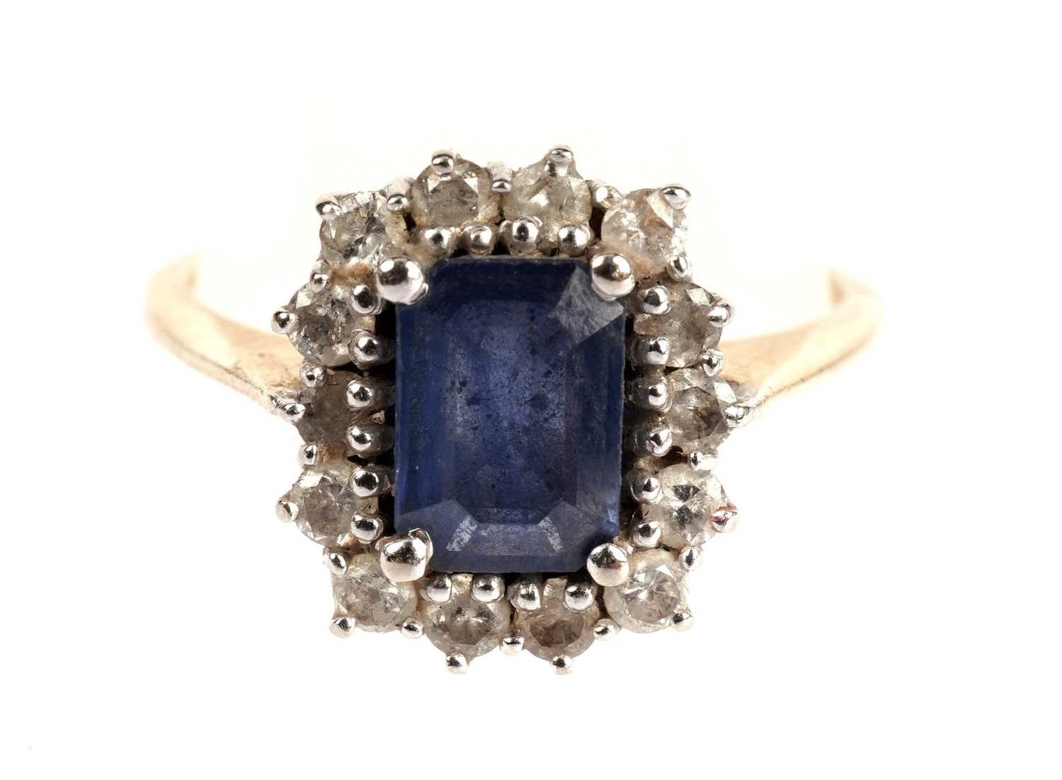 A sapphire and diamond ring - Image 3 of 4