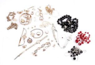 A selection of gold and other jewellery