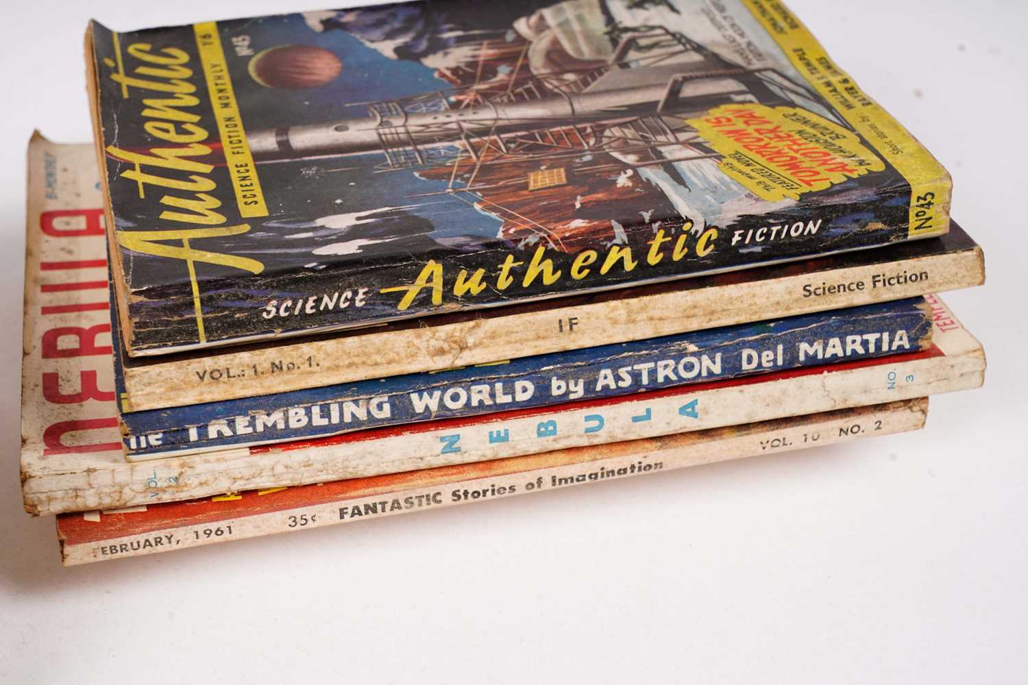 Science fiction books and magazines - Image 3 of 4