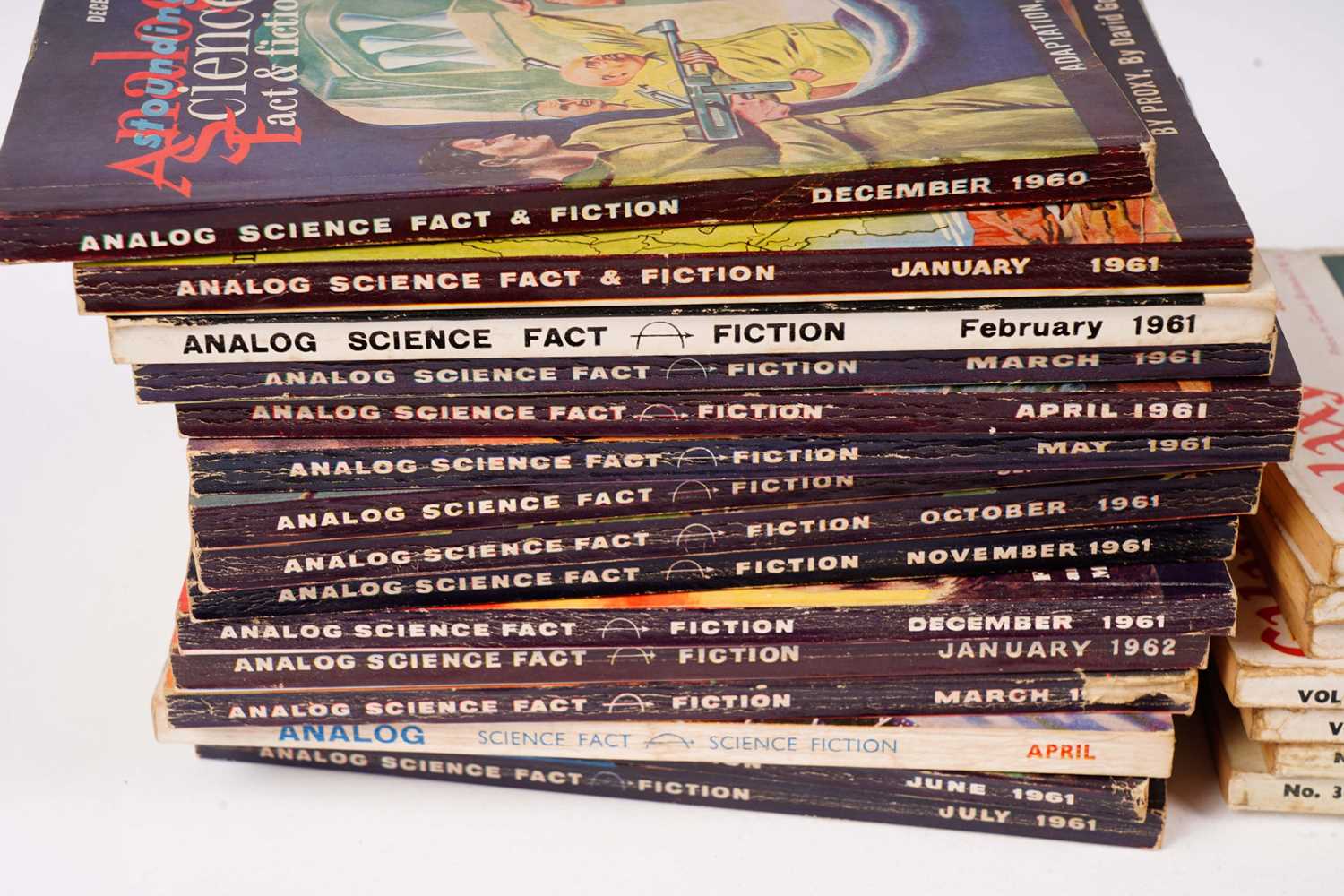 Science fiction books and magazines - Image 4 of 4