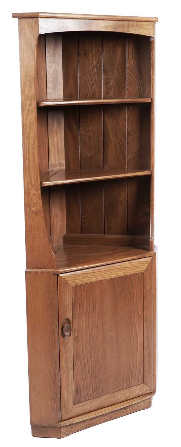 An Ercol 'Windsor' corner cabinet - Image 2 of 5