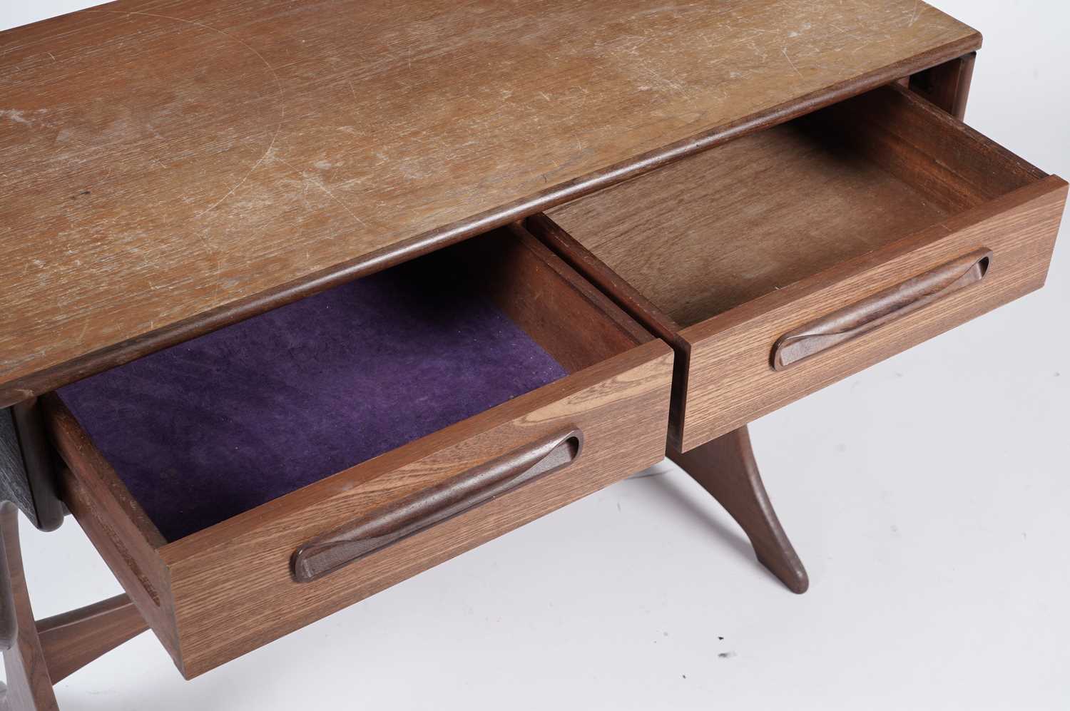 Victor B. Wilkins for G-Plan: A 'Fresco' teak sofa/console table - Image 5 of 5