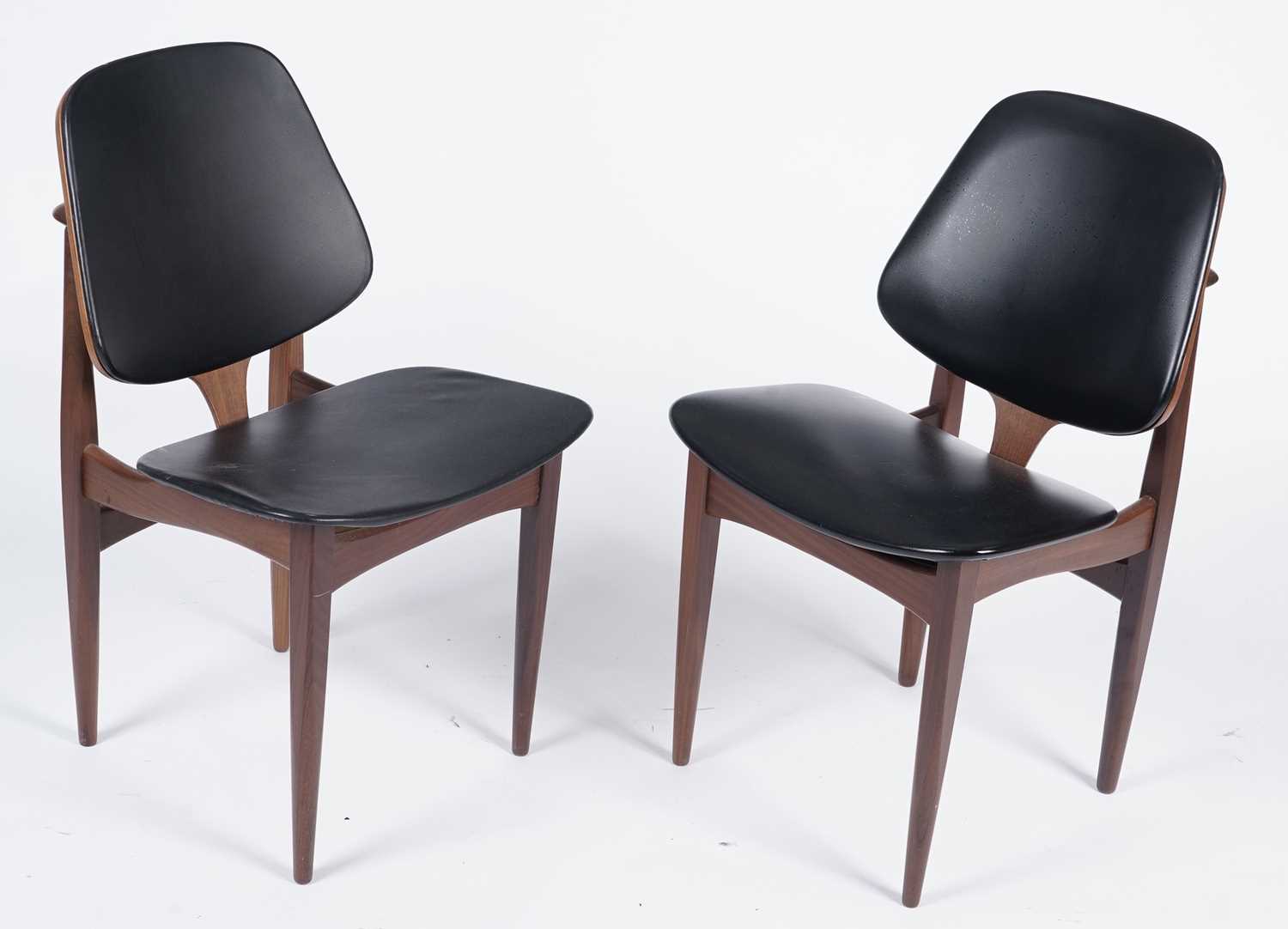 6 teak and black vinyl dining chairs - Image 3 of 5