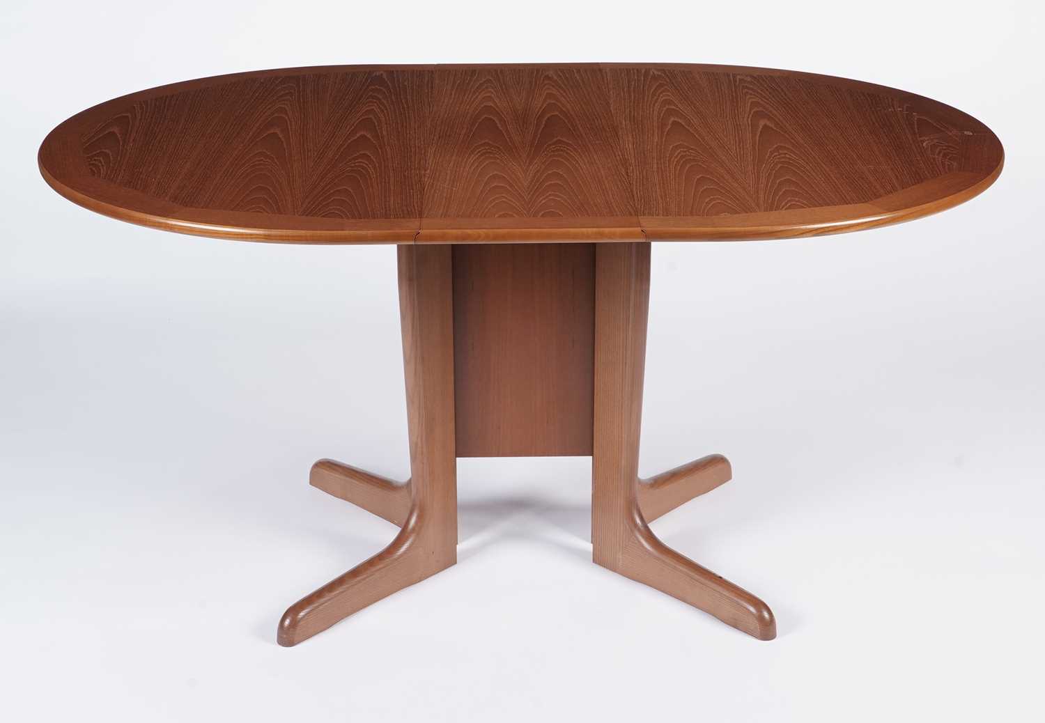 A modern G-Plan teak drop leaf dining table - Image 5 of 5