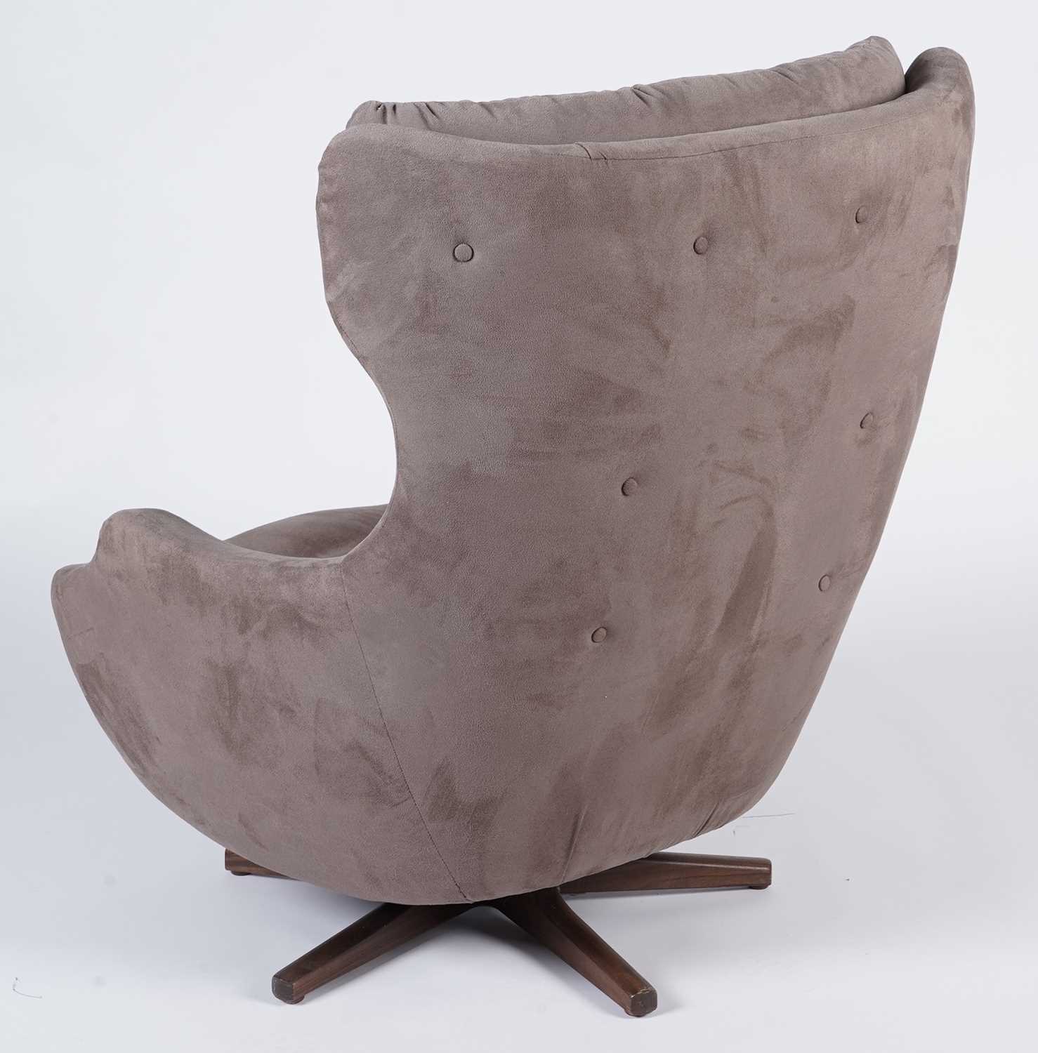 A Parker Knoll 'Statesman' chair - Image 2 of 9