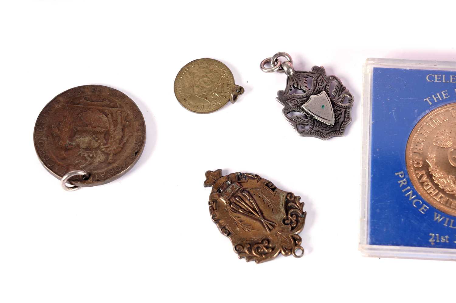 Coins, military cap badges and other items - Image 6 of 6