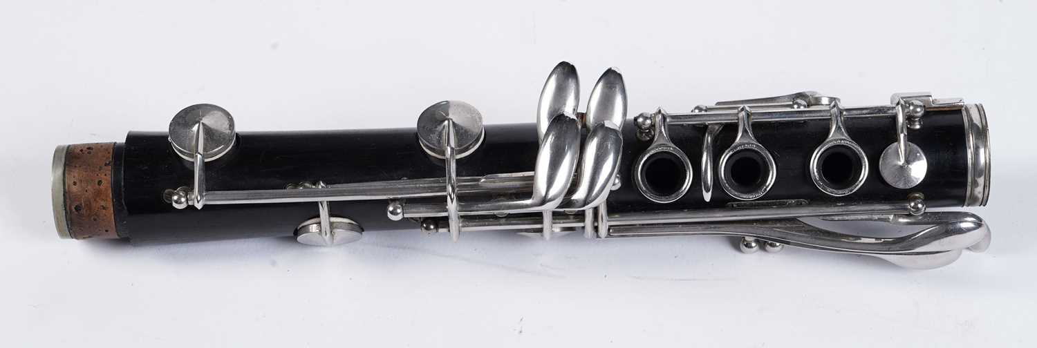 A Boosey and Hawkes '77' clarinet - Image 6 of 9