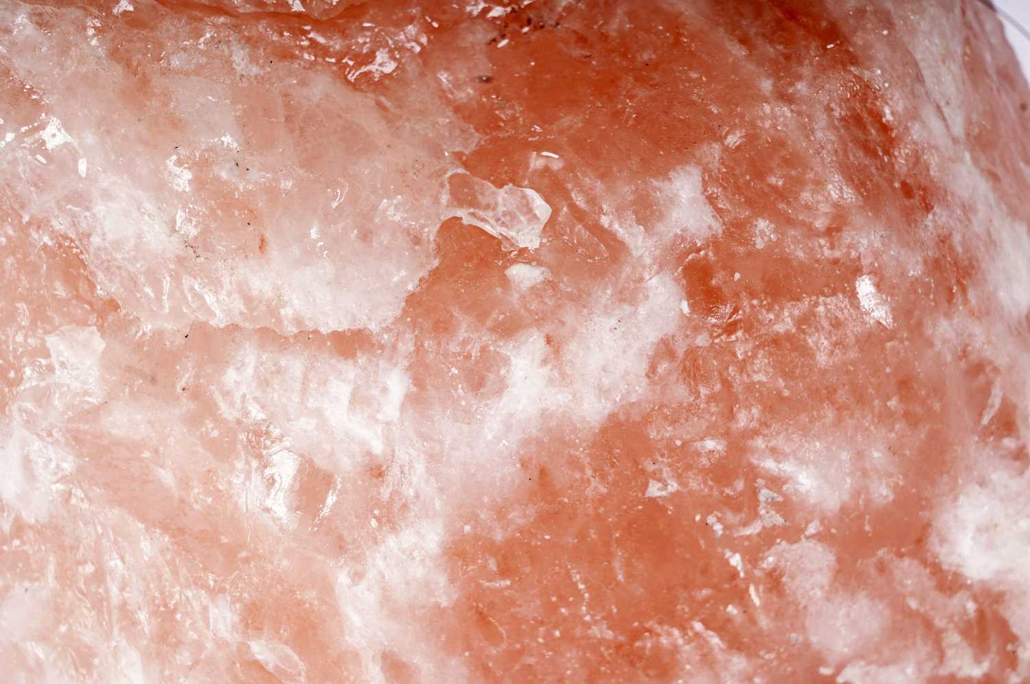 A pink Himalayan salt lamp - Image 3 of 3