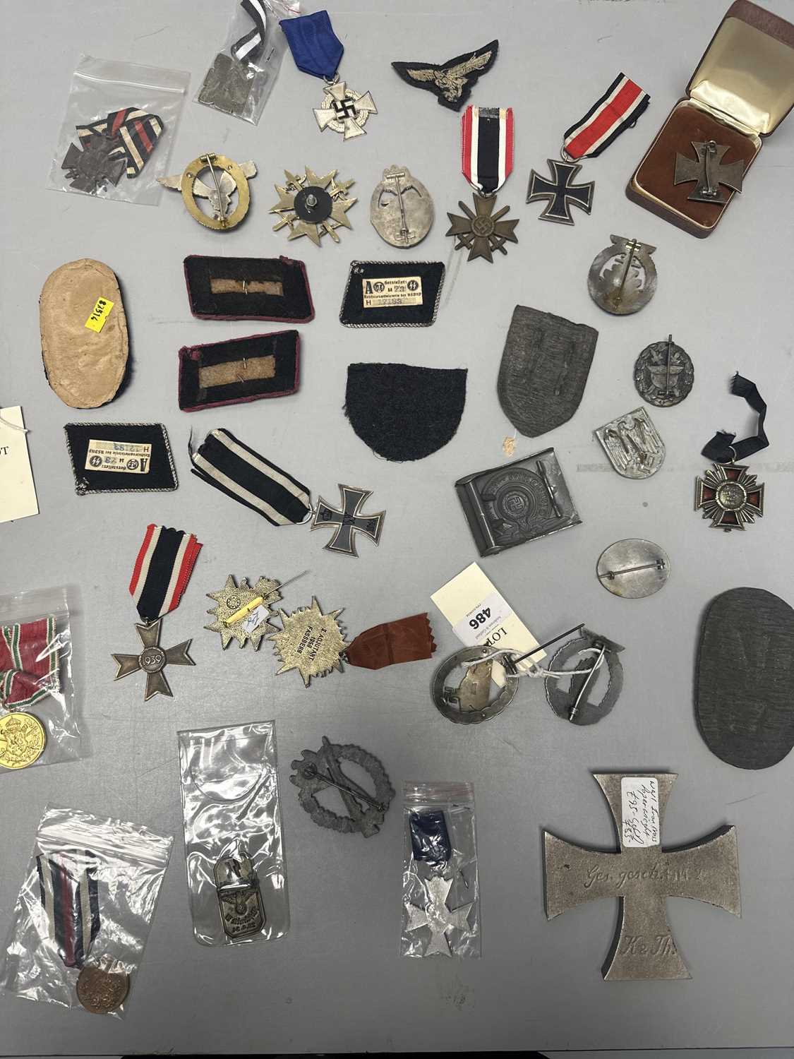 A collection of German WWII style replica military items - Image 15 of 16