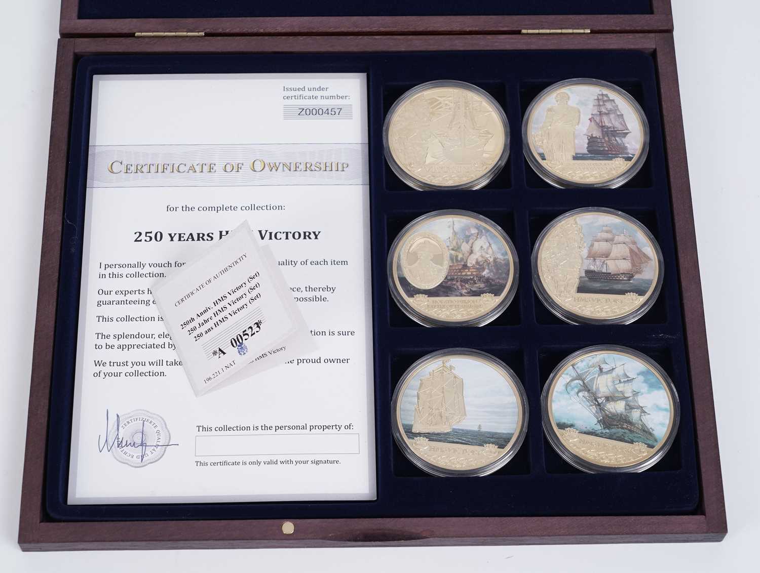 A collection of commemorative coins - Image 6 of 9