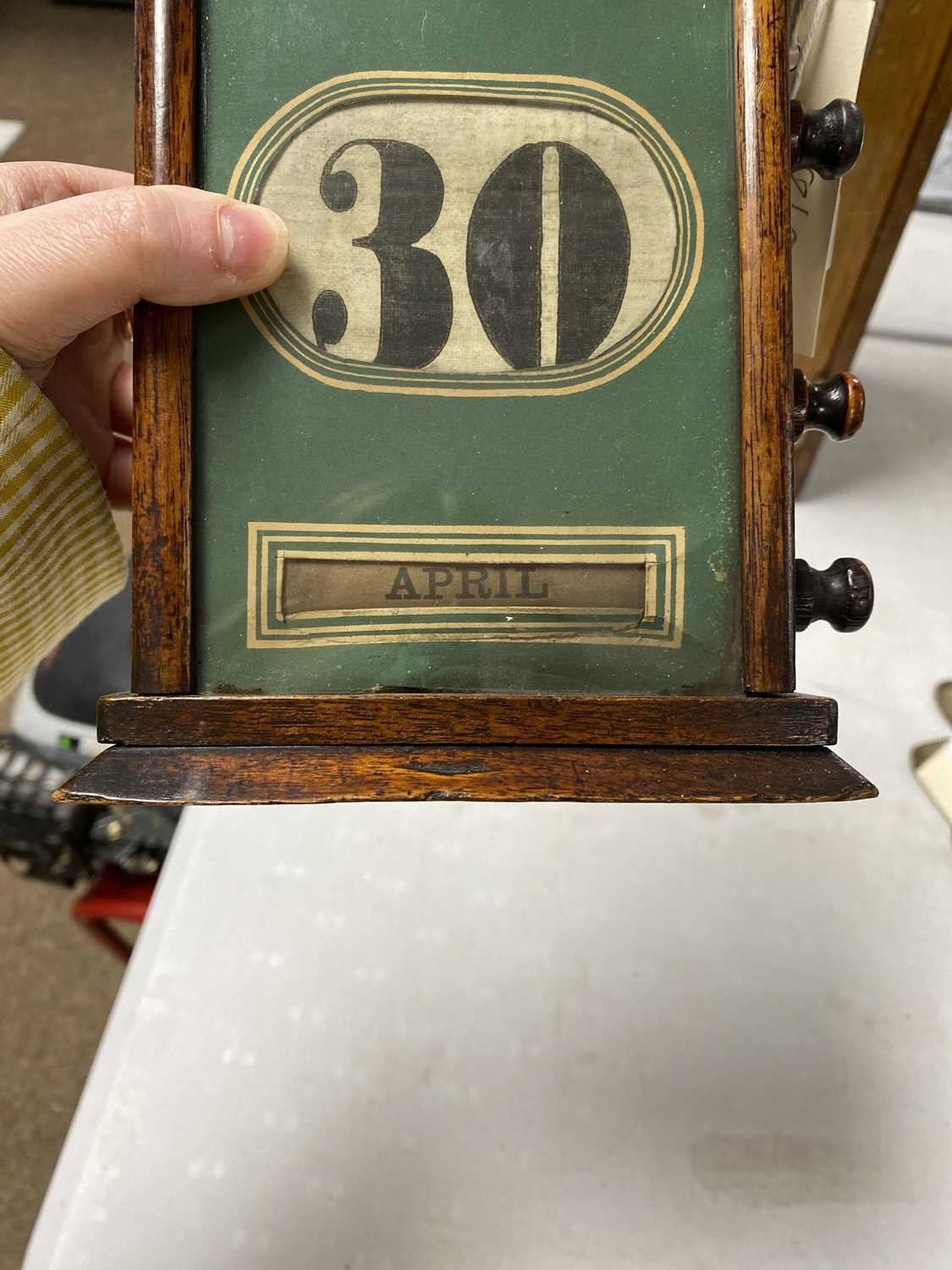 An Edwardian desktop perpetual calendar - Image 4 of 9